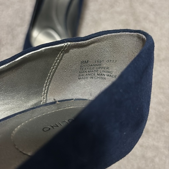 Bandolino - Deep Blue Faux Suede heels. - Picture 5 of 6